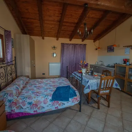 Strada Casai 19 - Turistico In Con Giardino E Posto Auto * Riva Ligure