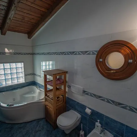 Apartment Strada Casai 19 - Turistico In Con Giardino E Posto Auto Riva Ligure